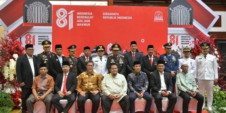 Peringati HUT Ke-81 RI, Pemerintah Aceh Beri Penghargaan kepada Keluarga Pahlawan