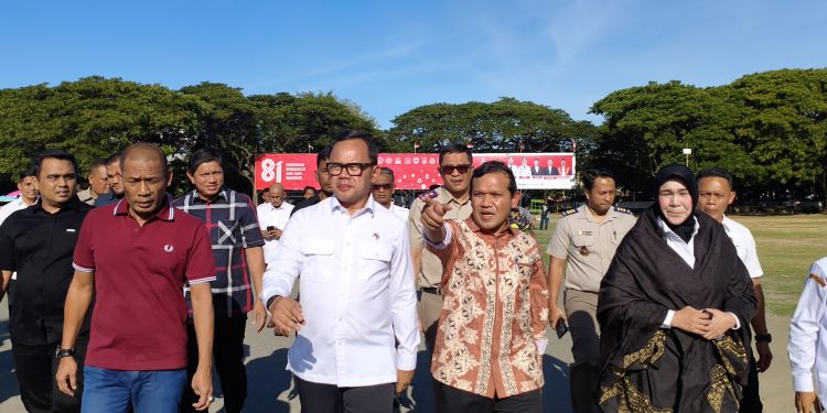Wagub Aceh Bersama Wamendagri Tinjau Langsung Lapangan Blang Padang