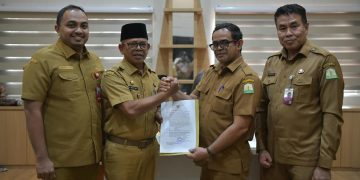 Taufik Jadi Plt Sekda Aceh, Wagub Dek Fadh: Jaga Integritas dan Bangun Komunikasi yang Baik