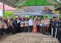 Bunda Salma Salurkan Seragam untuk Pelajar Aceh Utara